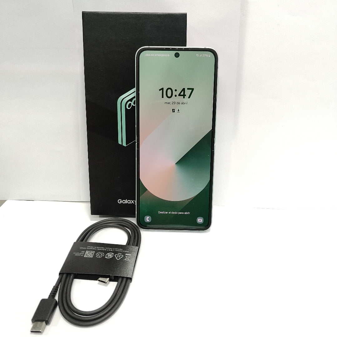 CELULAR SAMSUNG GALAXY Z FLIP6 SM-F741B (2024) 256 GB 12 GB RAM (SEMINUEVO)