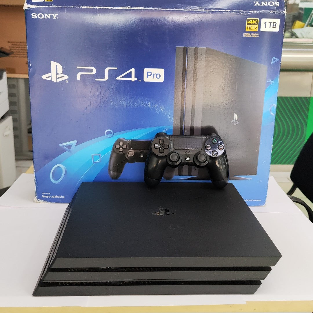 CONSOLA DE VIDEOJUEGO SONY PS4 PRO 1 TB (SEMINUEVO)