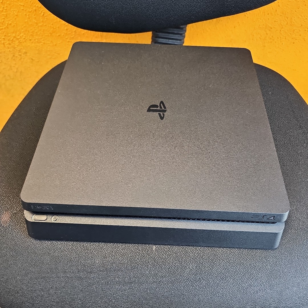CONSOLA DE VIDEOJUEGO SONY PS4 SLIM 1 TB (SEMINUEVO)