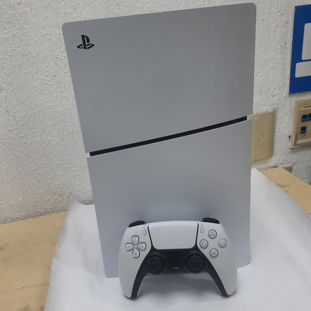 CONSOLA DE VIDEOJUEGO SONY PS5 SLIM 1 TB SSD (SEMINUEVO)