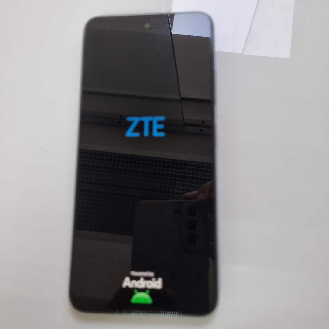CELULAR ZTE AXON 60 Z2356 (2024) 256 GB 6 GB RAM (SEMINUEVO)