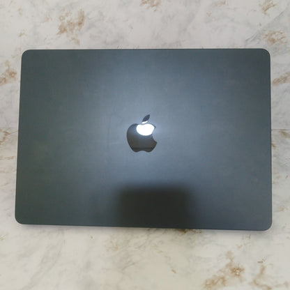 LAPTOP APPLE MACBOOK AIR 13&quot; 2022 3.49 A2681 (8 CPU/8 GPU) 256 GB SSD 8 GB RAM (SEMINUEVO)