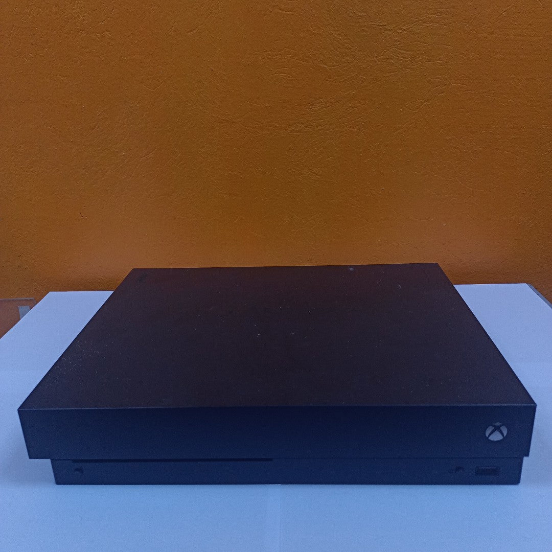 CONSOLA DE VIDEOJUEGO MICROSOFT XBOX ONE X 1 TB (SEMINUEVO)