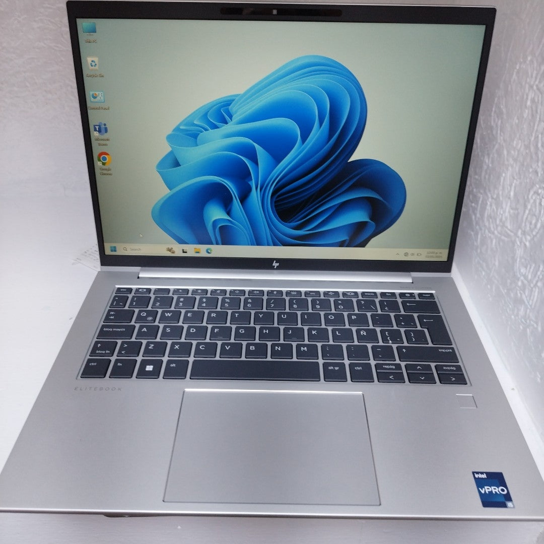 LAPTOP HP ELITEBOOK 840 G10 (2024) 512 GB SSD 16 GB RAM (SEMINUEVO)