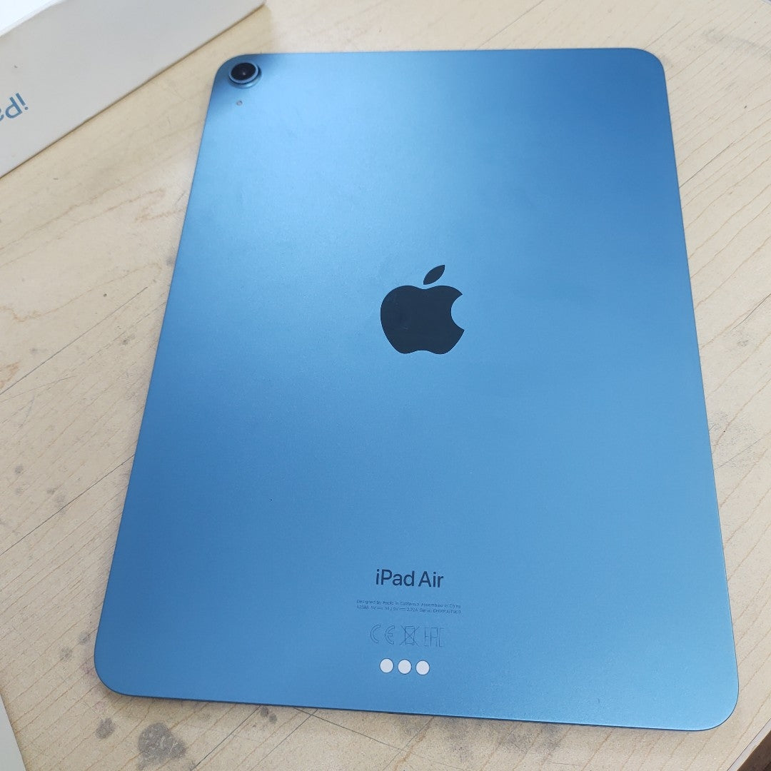 TABLETA APPLE IPAD AIR 5 A2588 64 GB 8 GB RAM (SEMINUEVO)