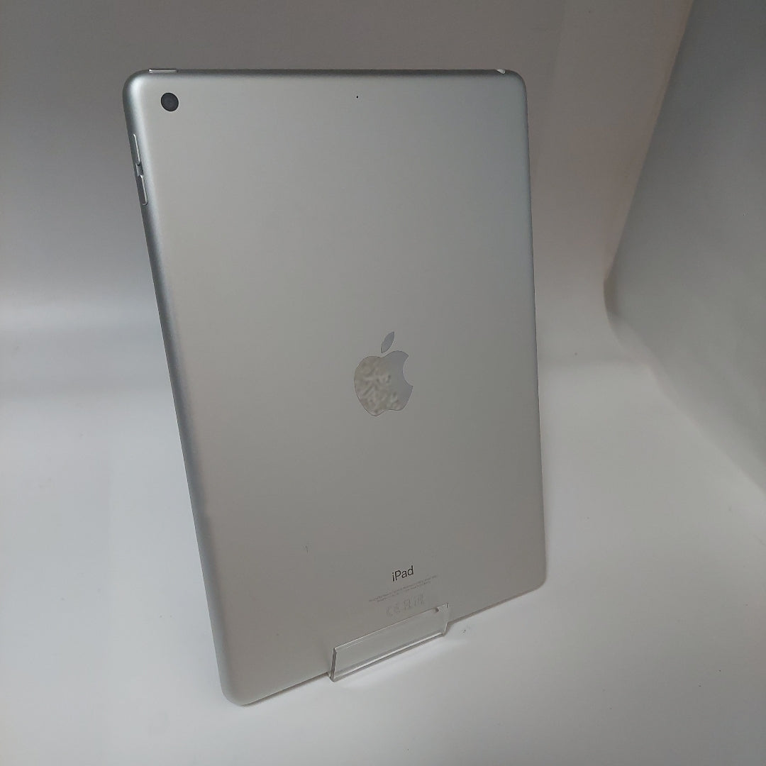 TABLETA APPLE IPAD 9 A2602 256 GB 3 GB RAM (SEMINUEVO)