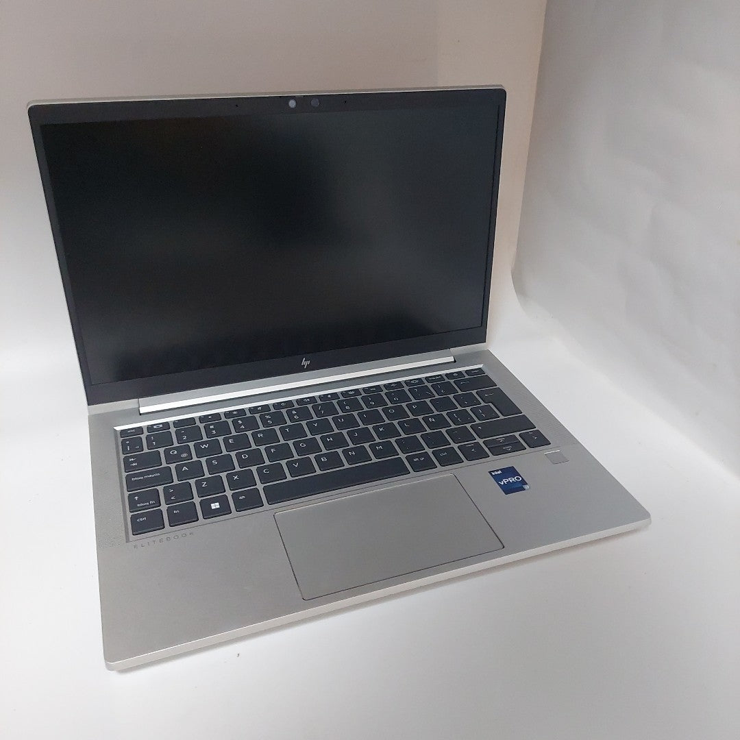 LAPTOP HP ELITEBOOK 630 G10 (2024) 512 GB SSD 32 GB RAM (SEMINUEVO)