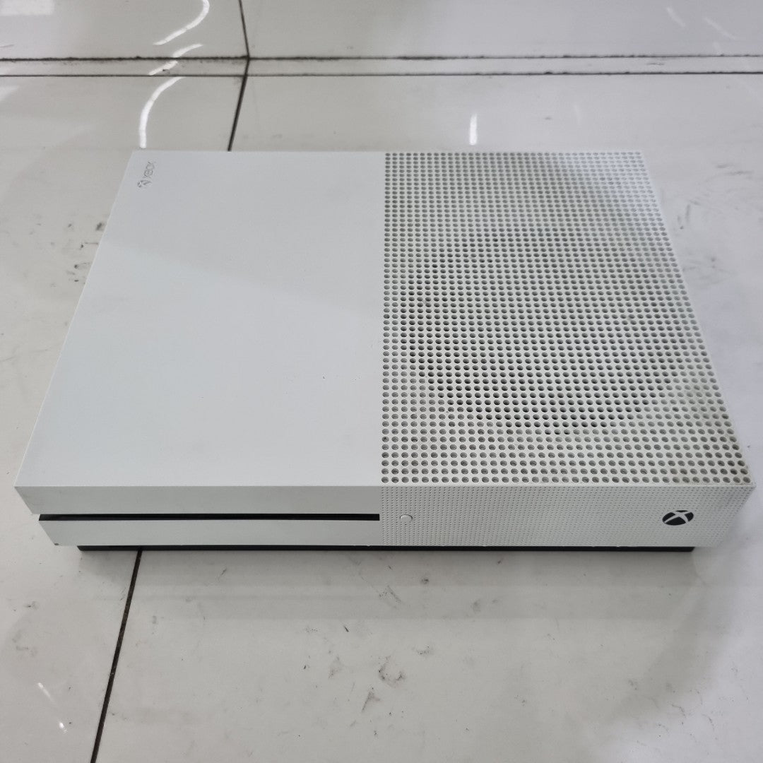 CONSOLA DE VIDEOJUEGO MICROSOFT XBOX ONE S 1 TB (SEMINUEVO)