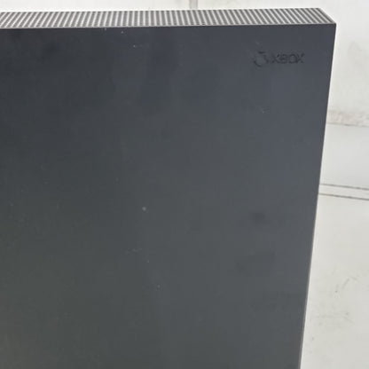 CONSOLA DE VIDEOJUEGO MICROSOFT XBOX ONE X 1 TB (SEMINUEVO)
