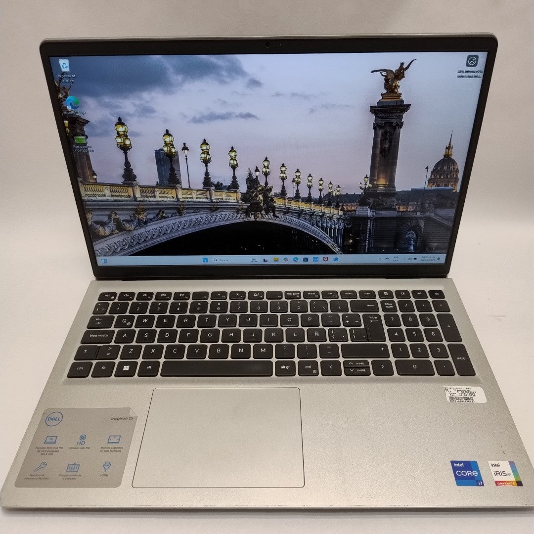 LAPTOP DELL INSPIRON 15 3520 (2024) 512 GB SSD 16 GB RAM (SEMINUEVO)