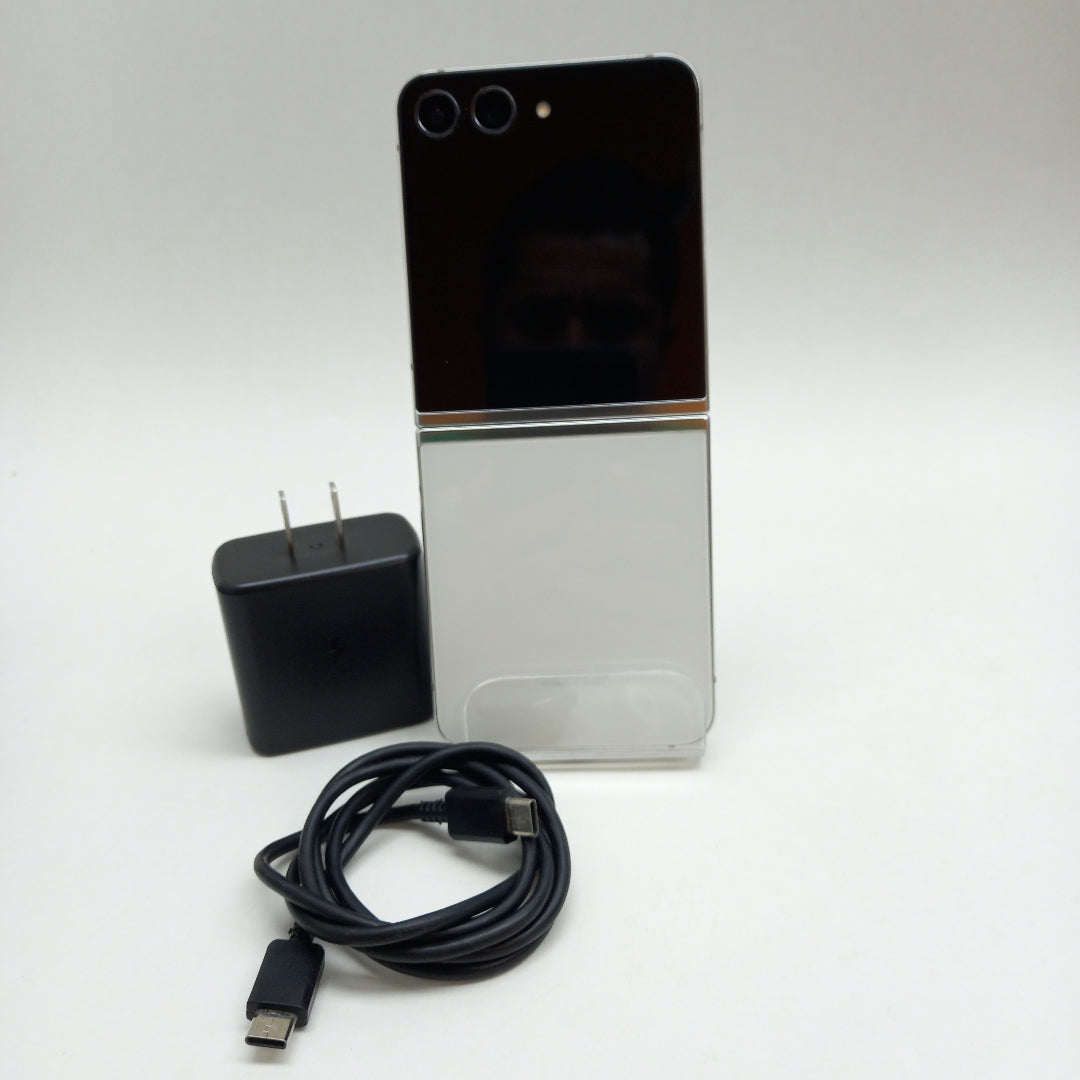CELULAR SAMSUNG GALAXY Z FLIP 5 SM-F731B (2023) 256 GB 8 GB RAM (SEMINUEVO)