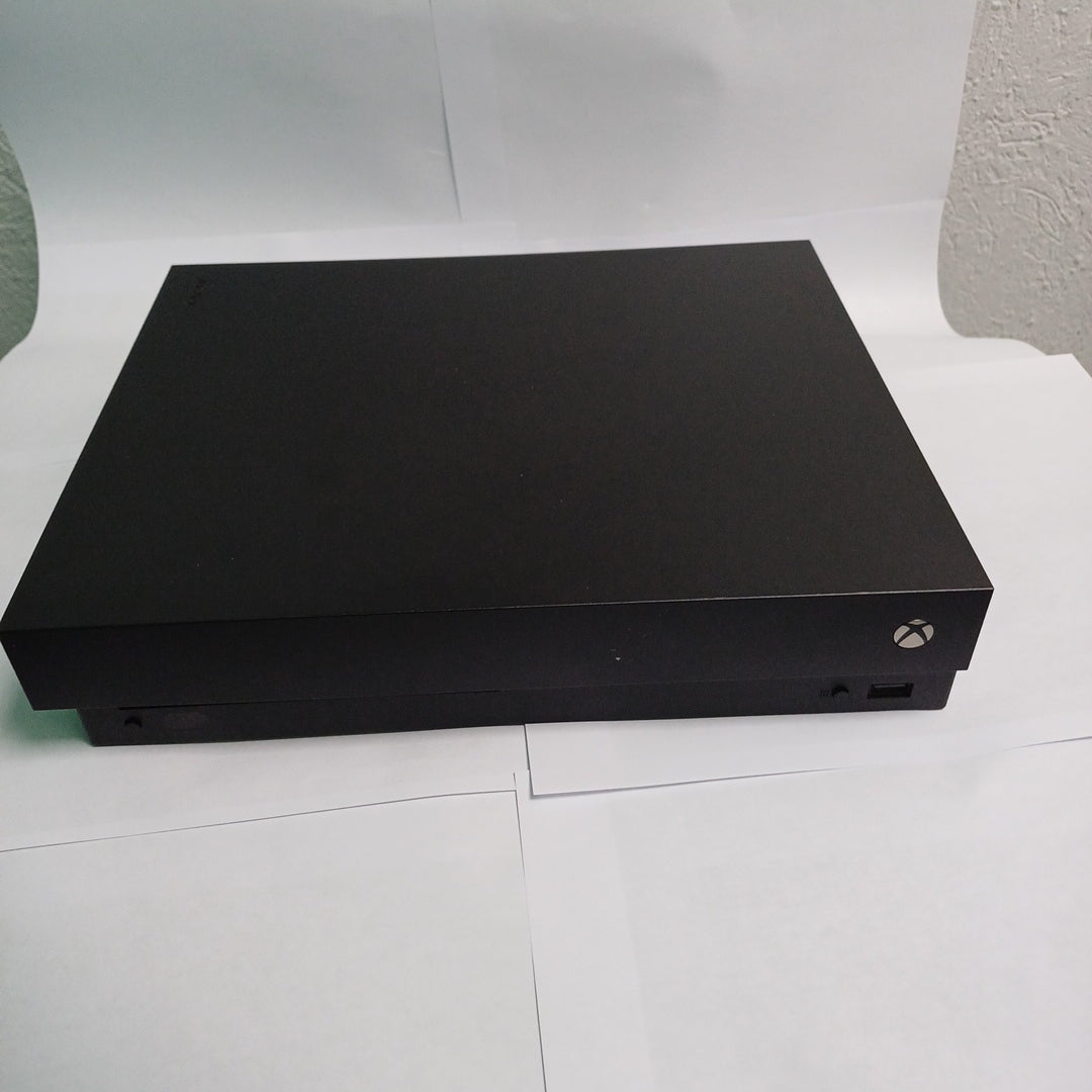 CONSOLA DE VIDEOJUEGO MICROSOFT XBOX ONE X 1 TB (SEMINUEVO)