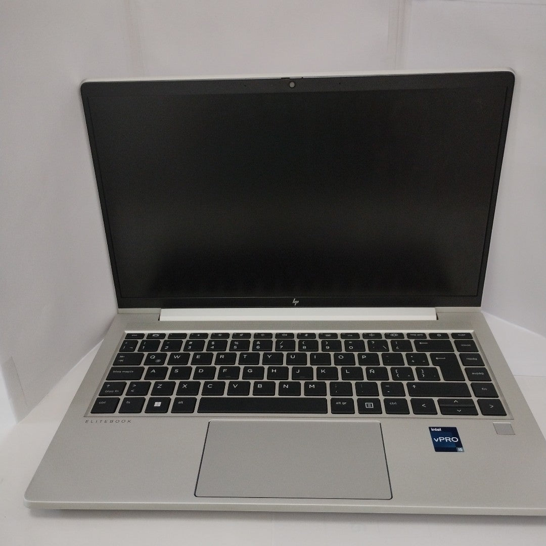 LAPTOP HP ELITEBOOK 640 G10 (2024) 256 GB SSD 16 GB RAM (SEMINUEVO)