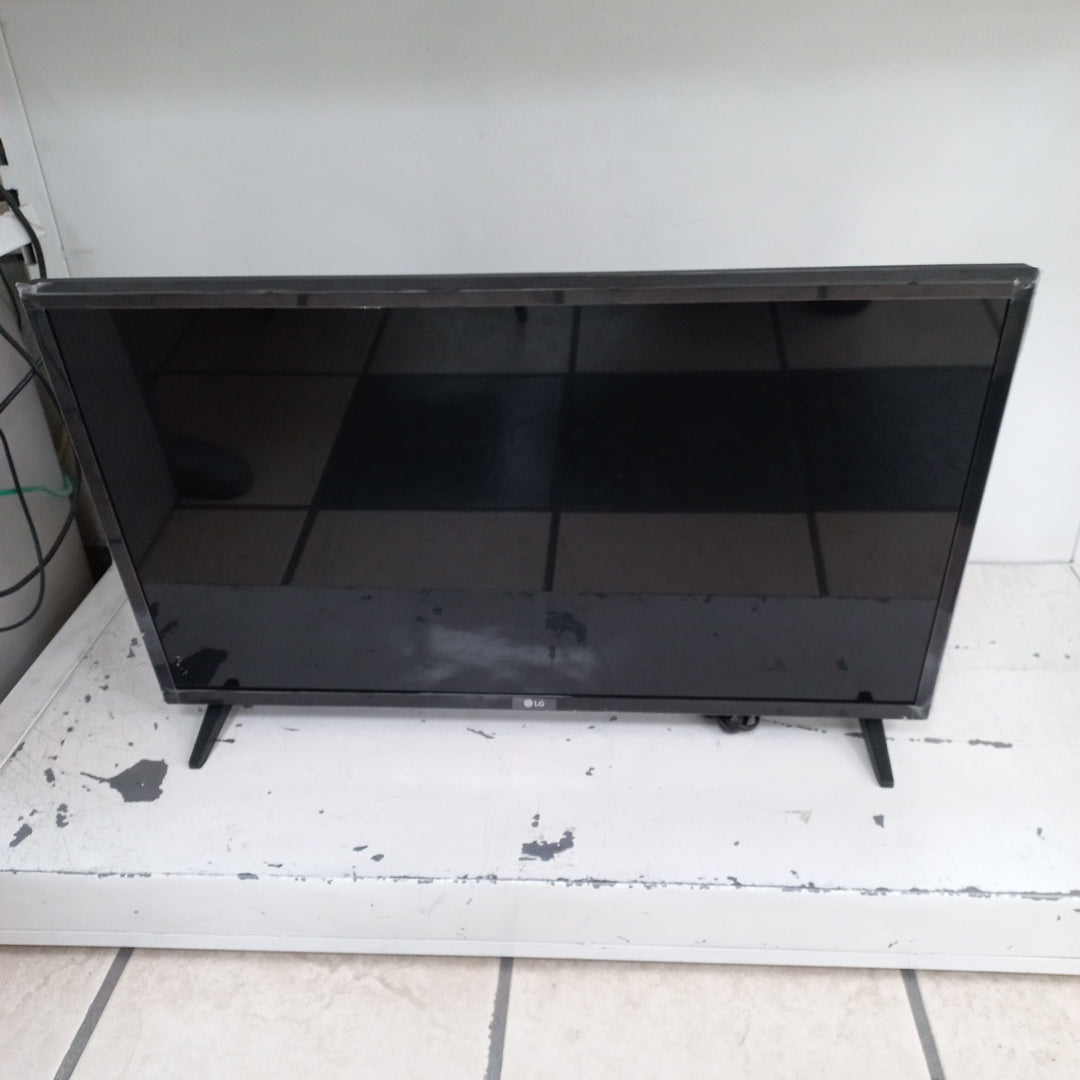 PANTALLA LG 32LM570BPUA (2021) 32" LED HD (SEMINUEVO)