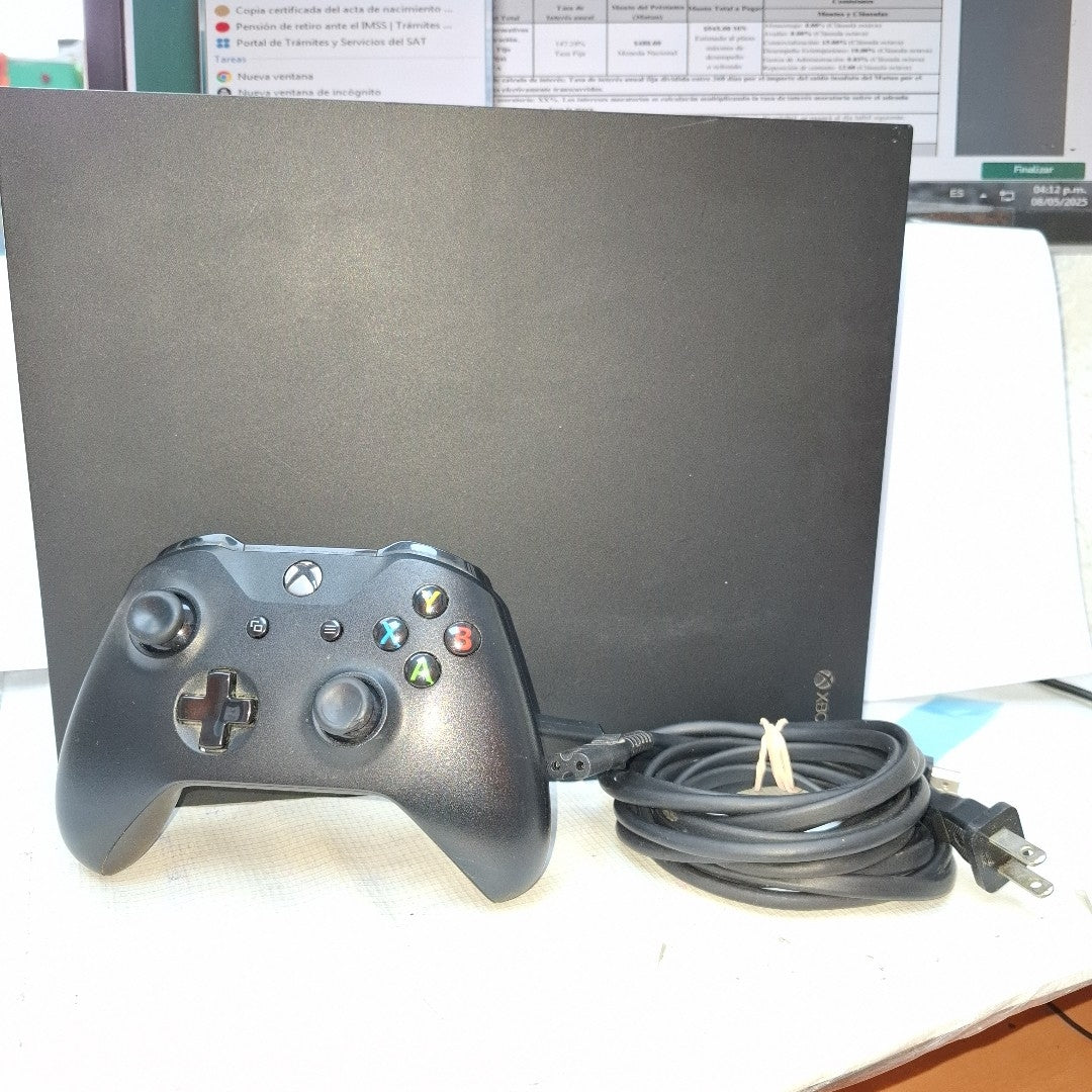 CONSOLA DE VIDEOJUEGO MICROSOFT XBOX ONE X 1 TB (SEMINUEVO)