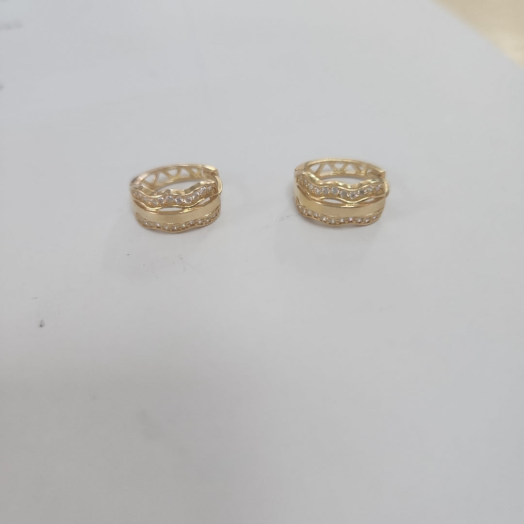 HUGGIES ORO 14K 2.5 (NUEVO)