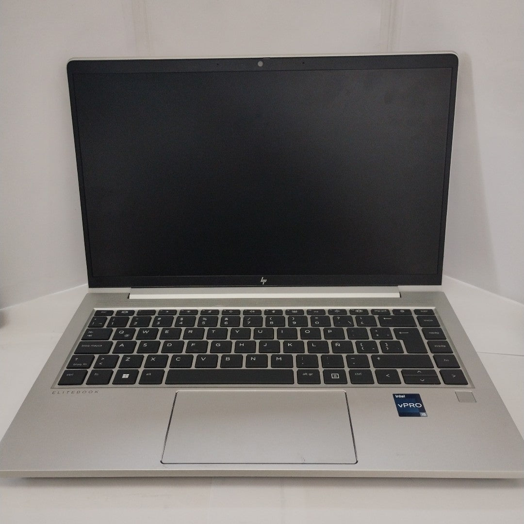 LAPTOP HP ELITEBOOK 640 G10 (2024) 256 GB SSD 16 GB RAM (SEMINUEVO)