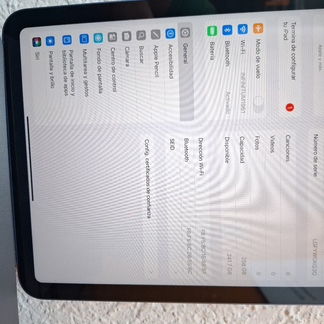 TABLETA APPLE IPAD 10 A2696 256 GB 4 GB RAM (SEMINUEVO)