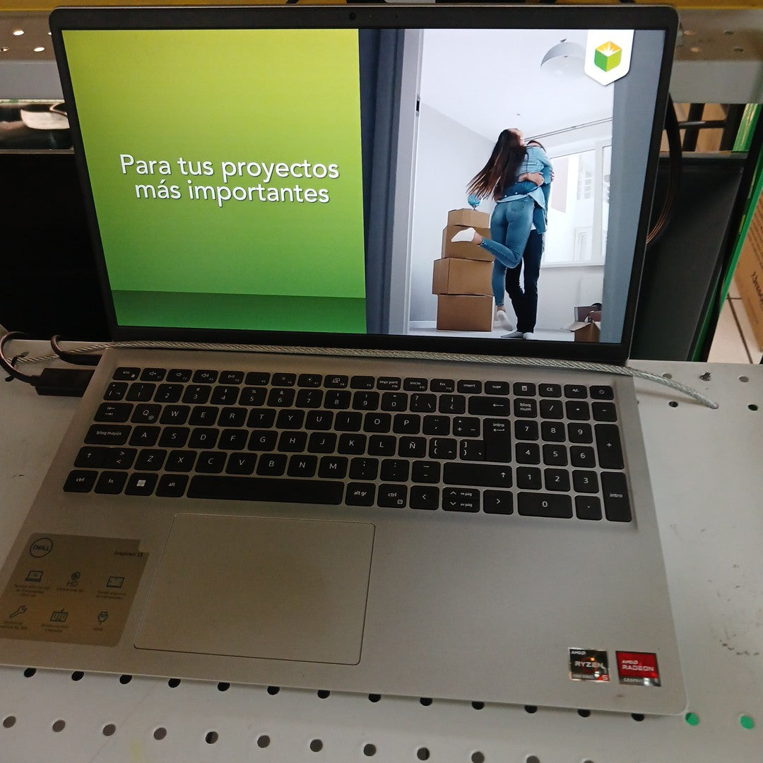 LAPTOP DELL INSPIRON 15 3525 (2023) 1 TB + 256 GB SSD 32 GB RAM (SEMINUEVO)