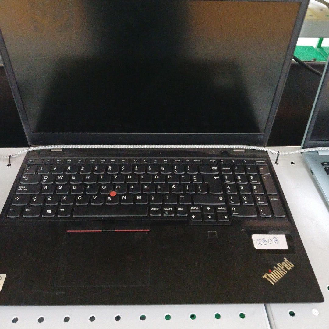 LAPTOP LENOVO THINKPAD L15 GEN 1 (2020) 1 TB + 128 GB SSD 8 GB RAM (SEMINUEVO)