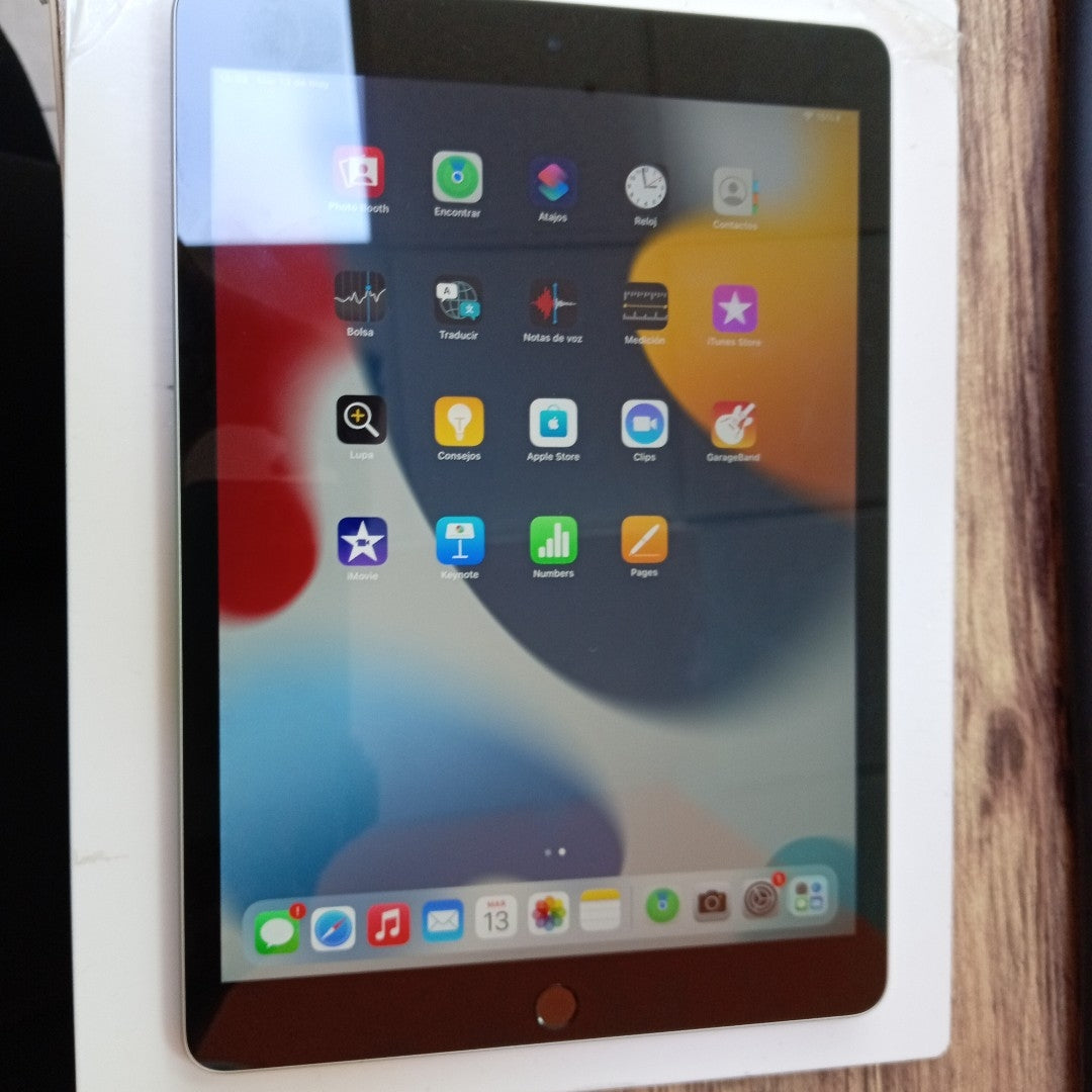 TABLETA APPLE IPAD 9 A2604 256 GB 3 GB RAM (SEMINUEVO)