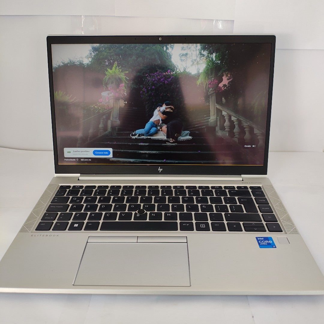 LAPTOP HP ELITEBOOK 840 G8 (2023) 256 GB SSD 16 GB RAM (SEMINUEVO)