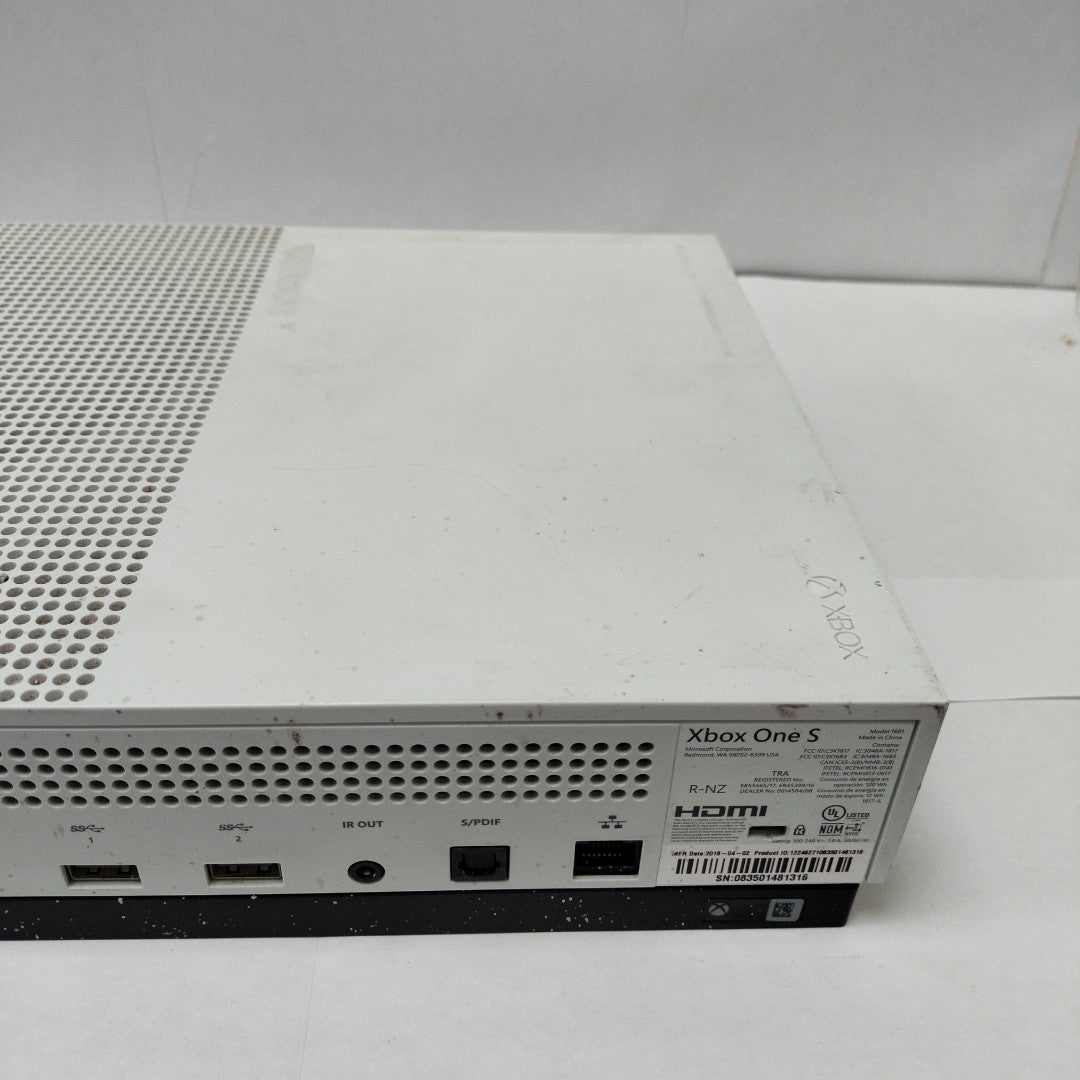 CONSOLA DE VIDEOJUEGO MICROSOFT XBOX ONE S 1 TB (SEMINUEVO)