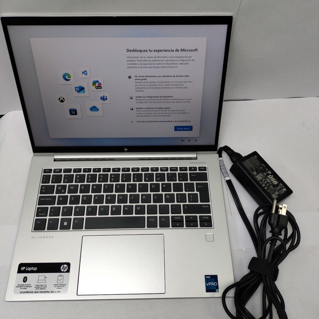 LAPTOP HP ELITEBOOK 840 G10 (2024) 256 GB SSD 16 GB RAM (SEMINUEVO)