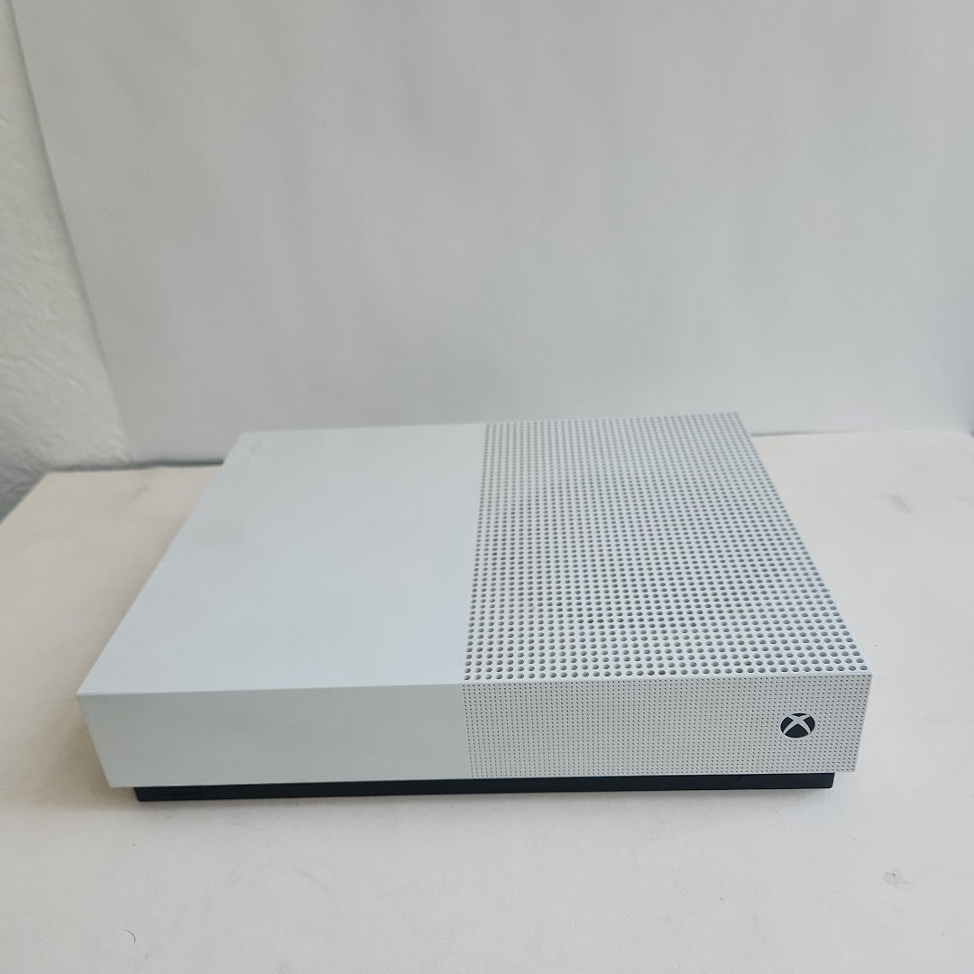 CONSOLA DE VIDEOJUEGO MICROSOFT XBOX ONE S ALL DIGITAL 1 TB (SEMINUEVO)
