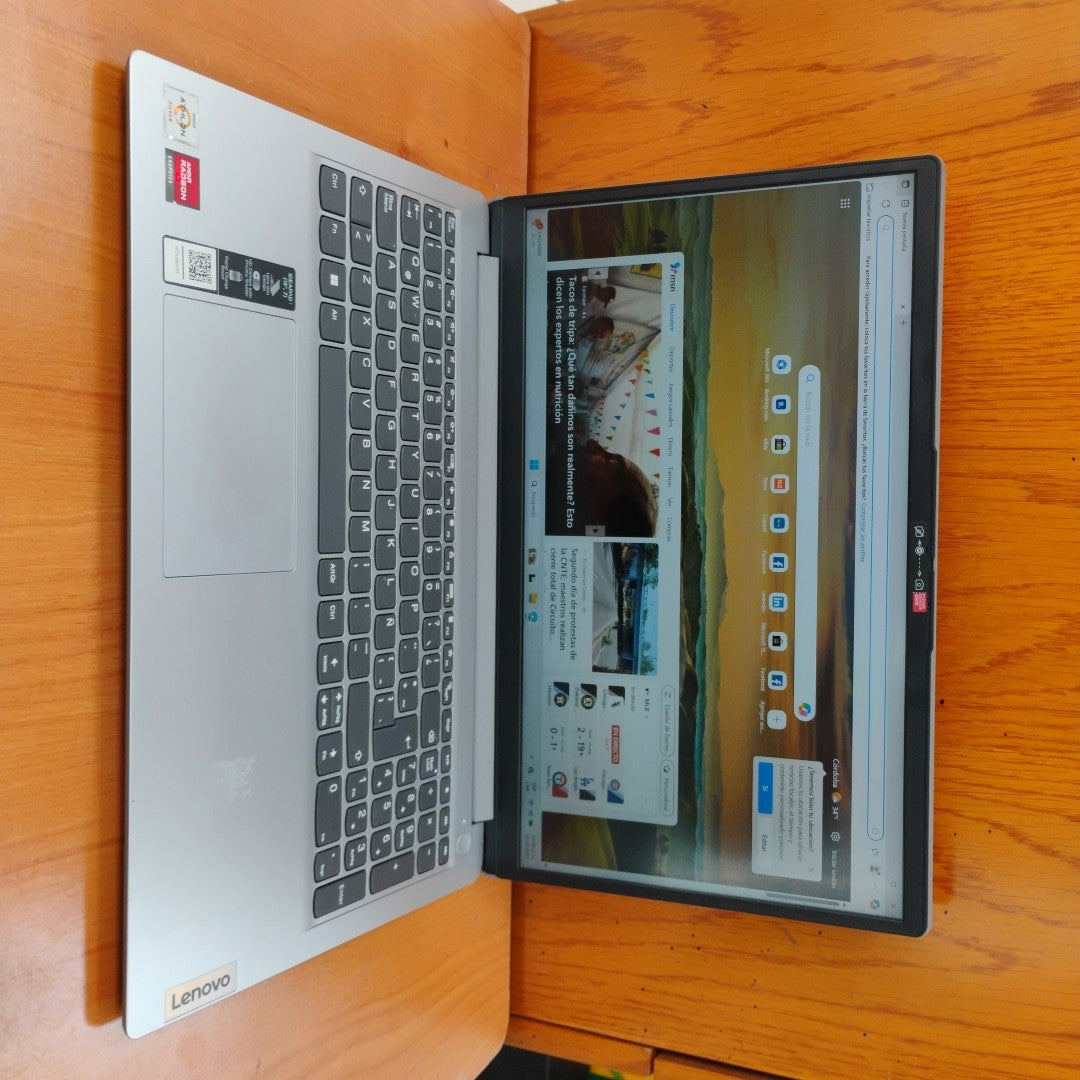 LAPTOP LENOVO IDEAPAD 1 15AMN7 (2023) 256 GB SSD 8 GB RAM (SEMINUEVO)