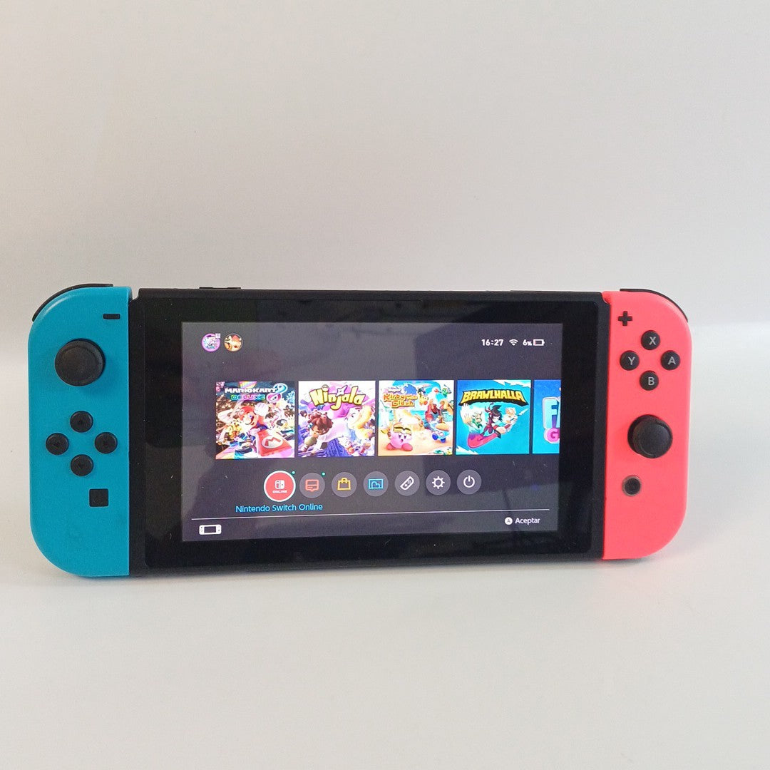 CONSOLA DE VIDEOJUEGO NINTENDO SWITCH 1.1 32 GB (SEMINUEVO)