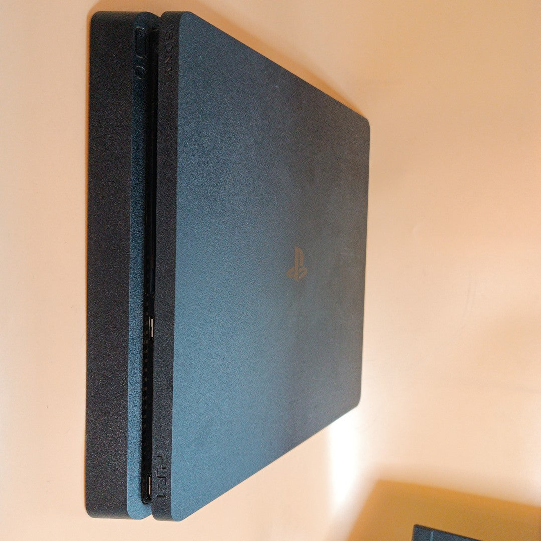 CONSOLA DE VIDEOJUEGO SONY PS4 SLIM 1 TB (SEMINUEVO)
