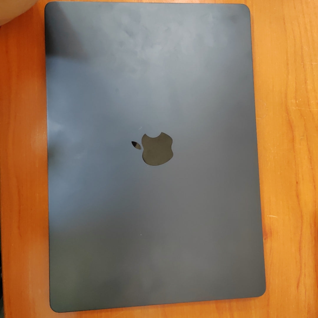 LAPTOP APPLE MACBOOK AIR 15&quot; 2023 3.49 A2941 8 CPU/10 GPU 256 GB SSD 8 GB RAM (SEMINUEVO)