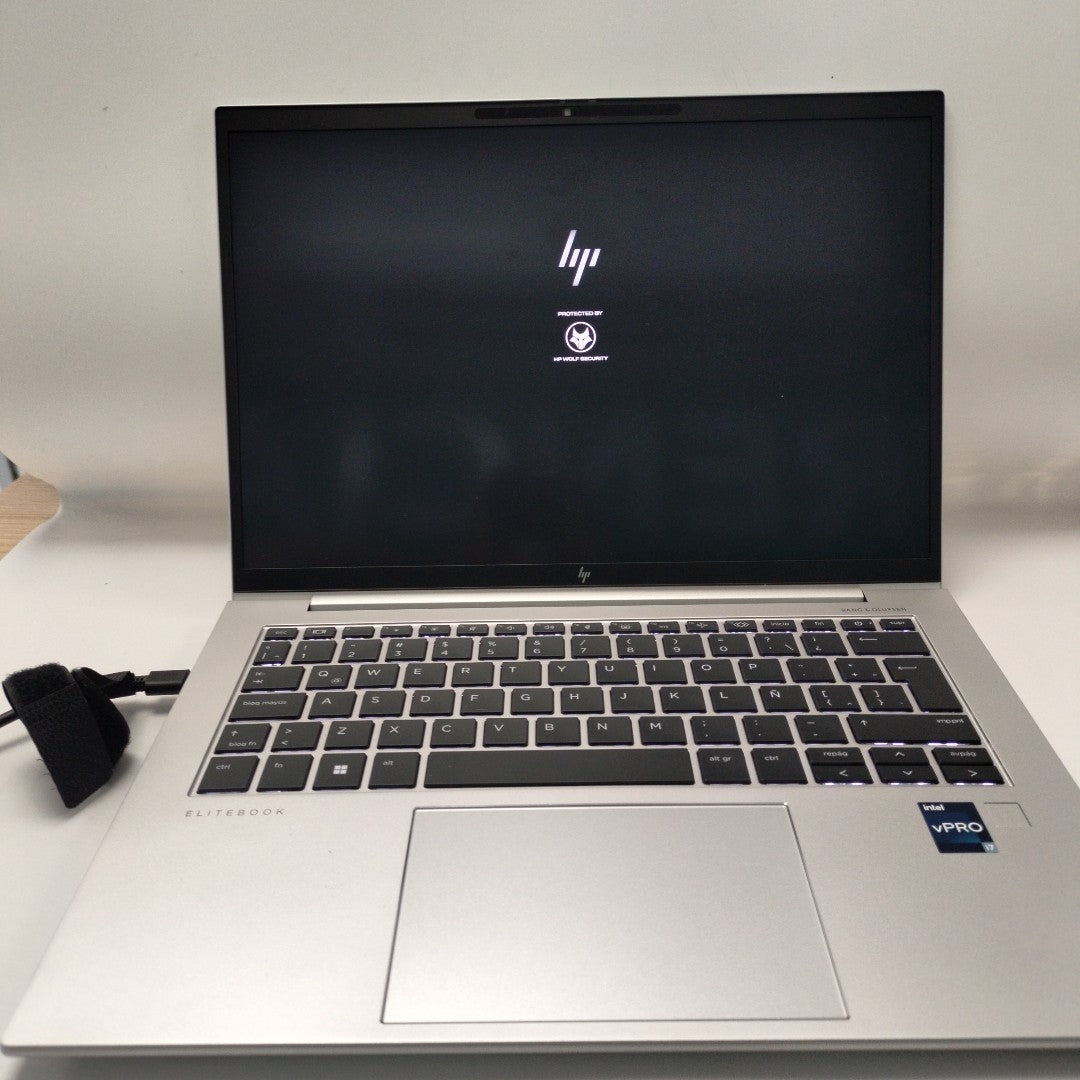 LAPTOP HP ELITEBOOK 840 G10 (2024) 256 GB SSD 16 GB RAM (SEMINUEVO)