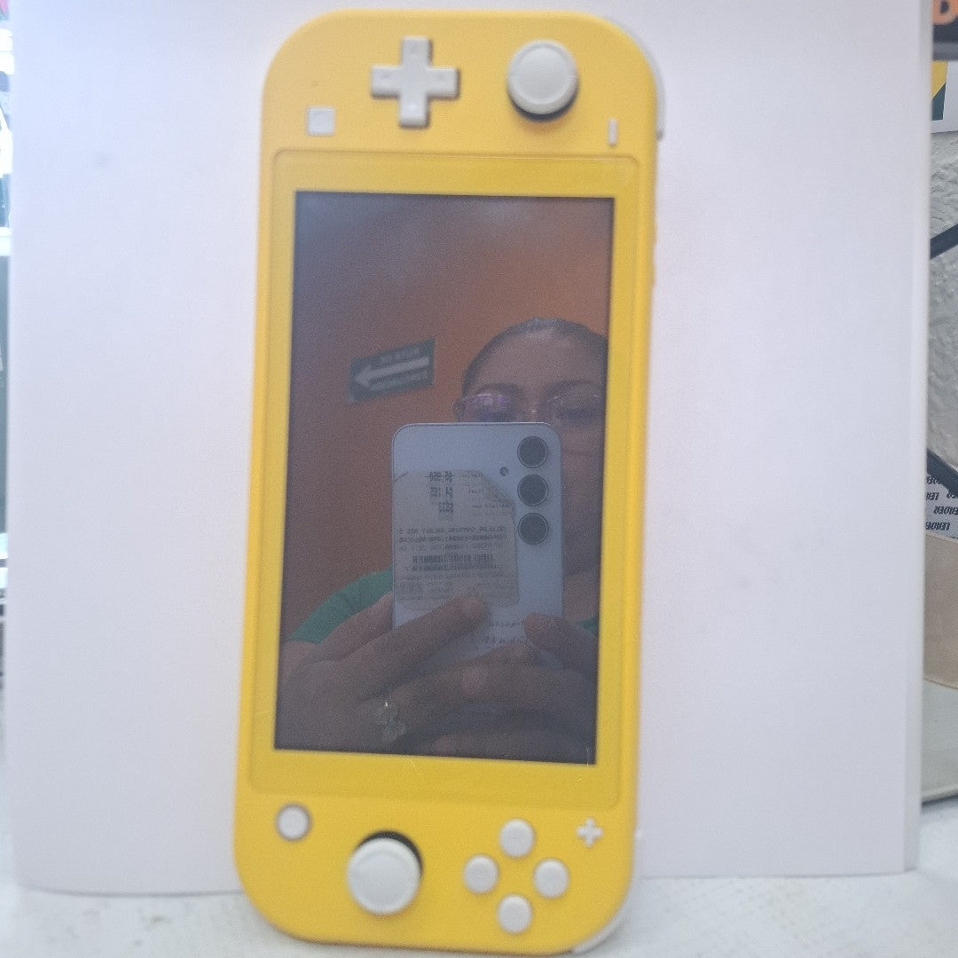 CONSOLA DE VIDEOJUEGO NINTENDO SWITCH 32 GB (SEMINUEVO)