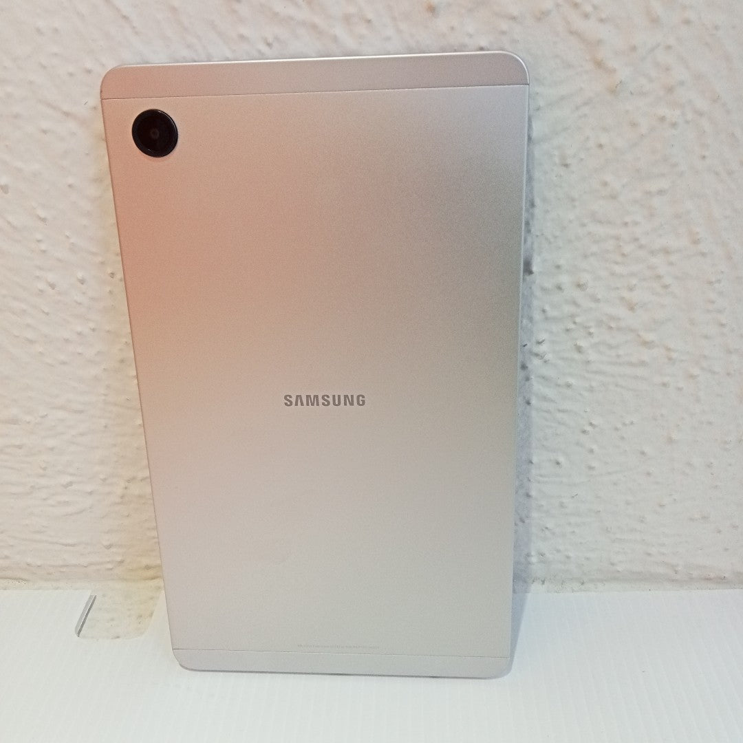 TABLETA SAMSUNG GALAXY TAB A9 SM-X110 (2023) 64 GB 4 GB RAM (SEMINUEVO)
