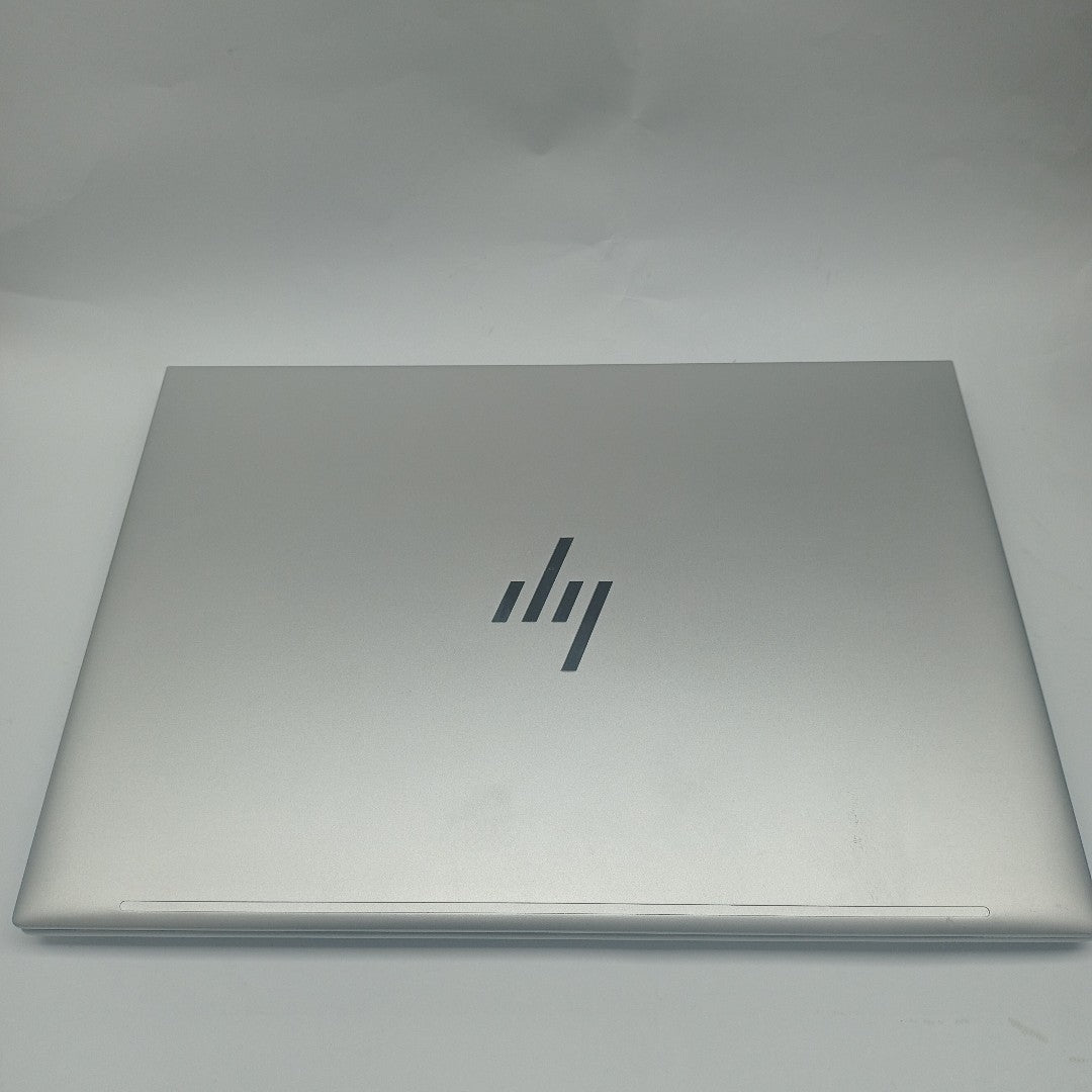 LAPTOP HP ELITEBOOK 840 G10 (2024) 256 GB SSD 16 GB RAM (SEMINUEVO)