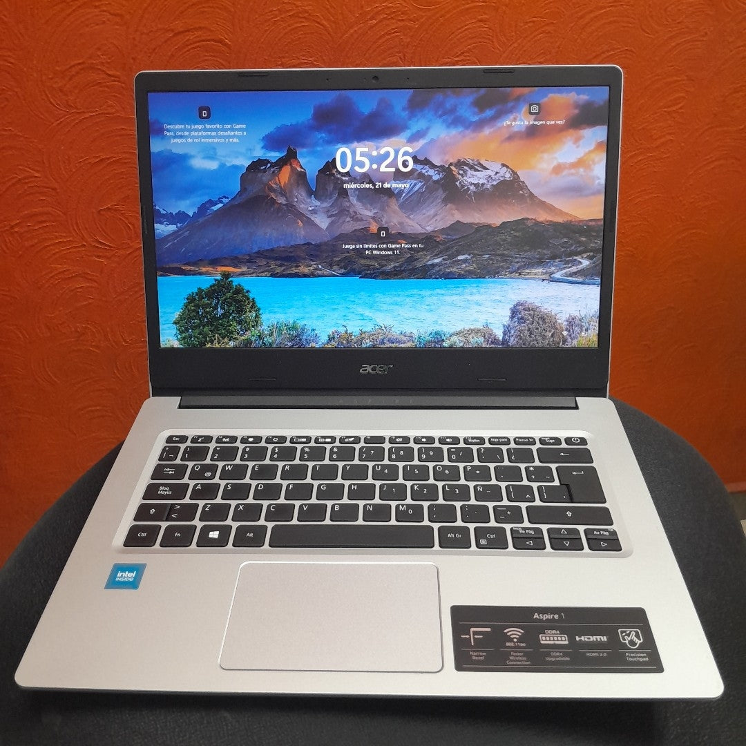 LAPTOP ACER ASPIRE 1 A114-33-C3Q7 (2022) 64 GB SSD 4 GB RAM (SEMINUEVO)