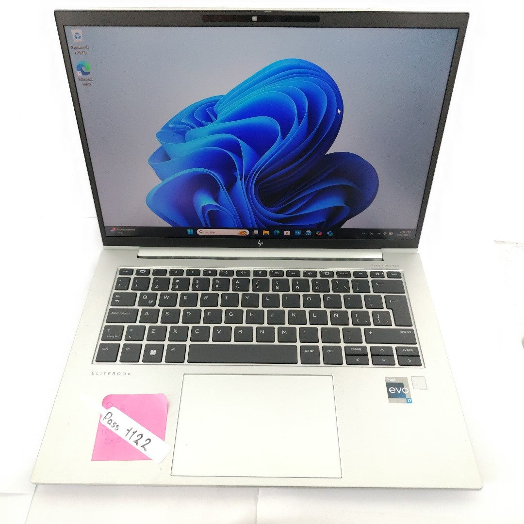 LAPTOP HP ELITEBOOK 840 G9 (2024) 256 GB SSD 16 GB RAM (SEMINUEVO)