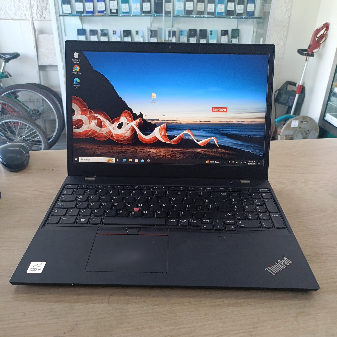 LAPTOP LENOVO THINKPAD P15V GEN 1 (2020) 256 GB SSD 16 GB RAM (SEMINUEVO)