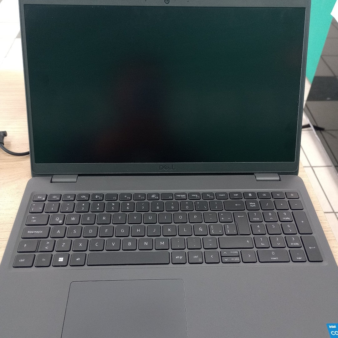 LAPTOP DELL LATITUDE 3540 (2024) 512 GB SSD 16 GB RAM