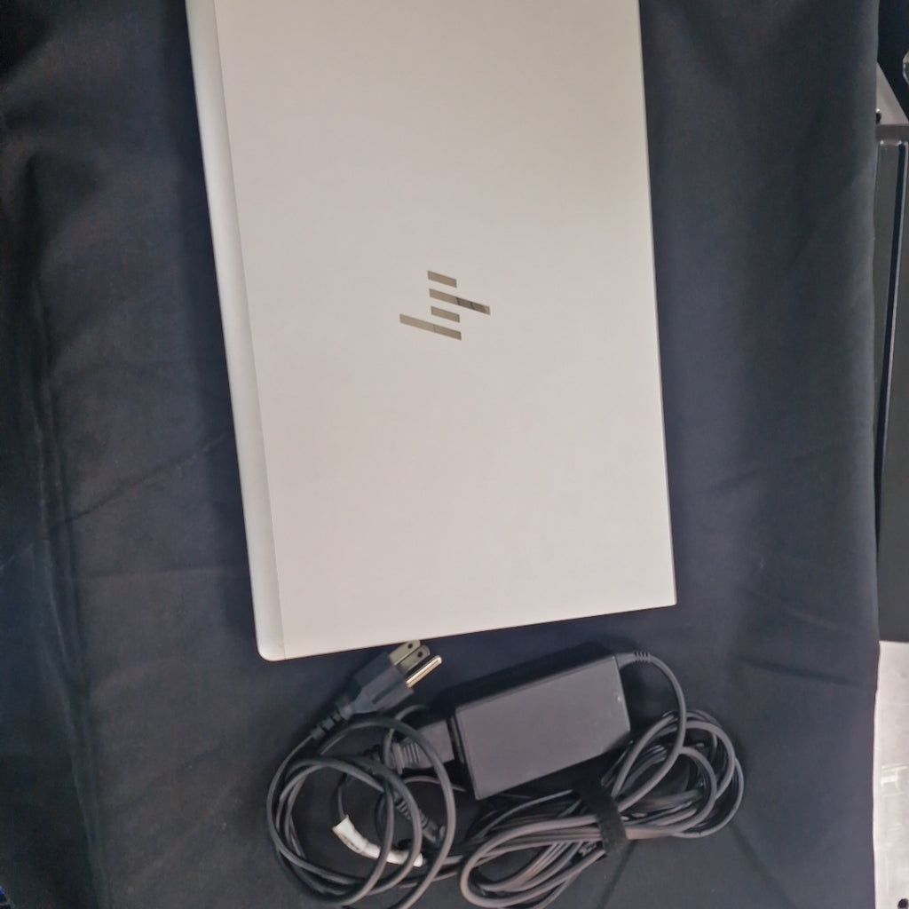 LAPTOP HP ELITEBOOK 640 G9 (2023) 512 GB SSD 16 GB RAM (SEMINUEVO)