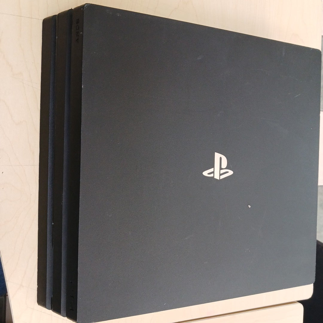CONSOLA DE VIDEOJUEGO SONY PS4 PRO 1 TB (SEMINUEVO)