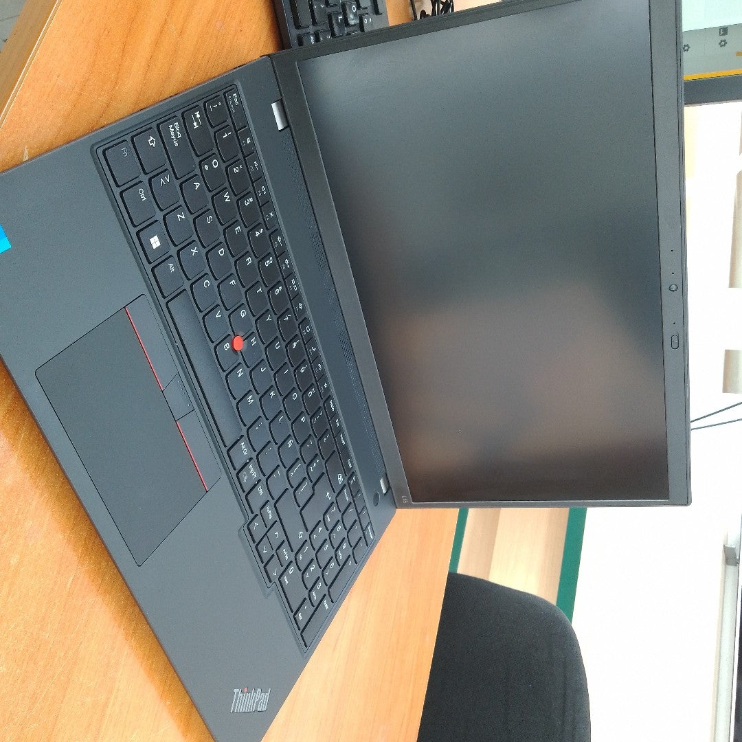 LAPTOP LENOVO THINKPAD L15 GEN 4 (2024) 1 TB 16 GB RAM (SEMINUEVO)