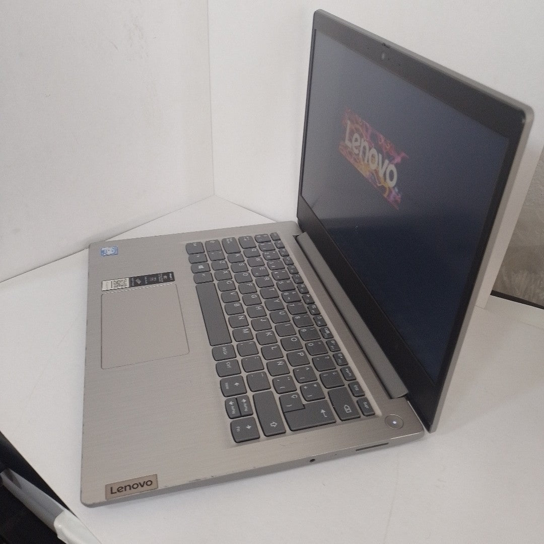 LAPTOP LENOVO IDEAPAD 3 14IGL05 (2022) 1 TB 8 GB RAM (SEMINUEVO)