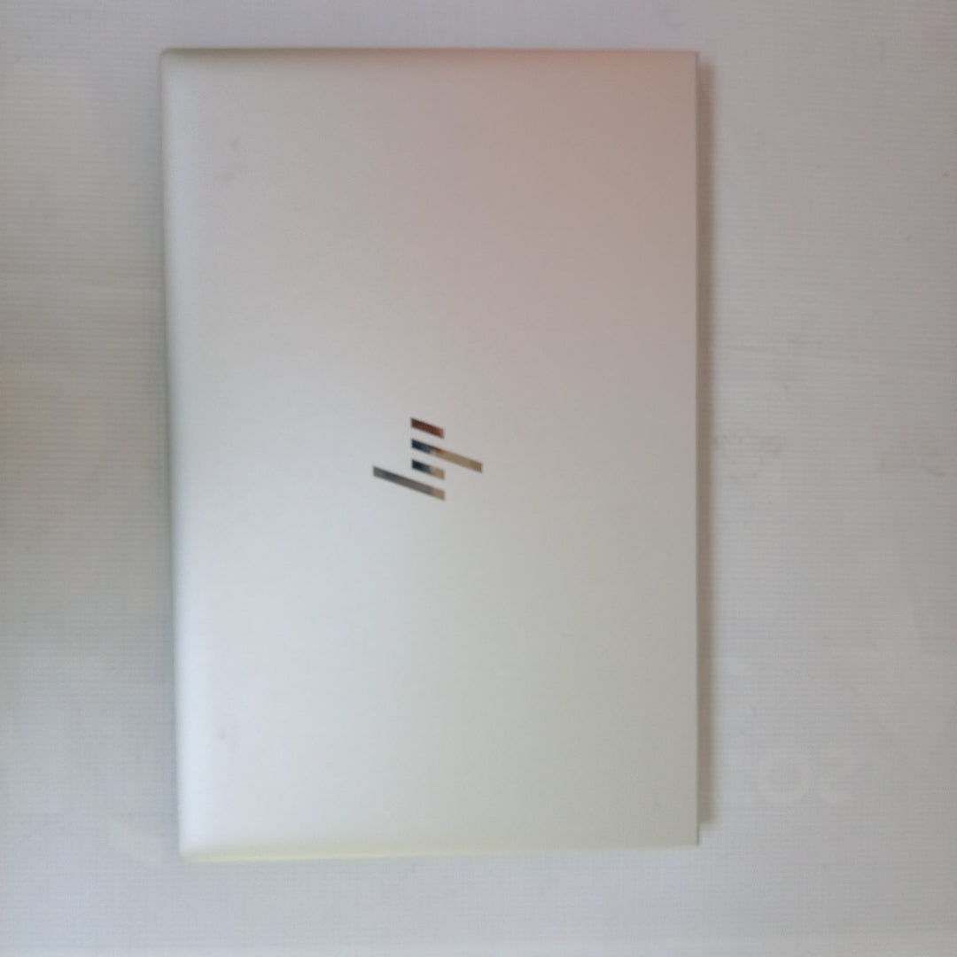 LAPTOP HP ELITEBOOK 840 G8 (2023) 256 GB SSD 16 GB RAM (SEMINUEVO)
