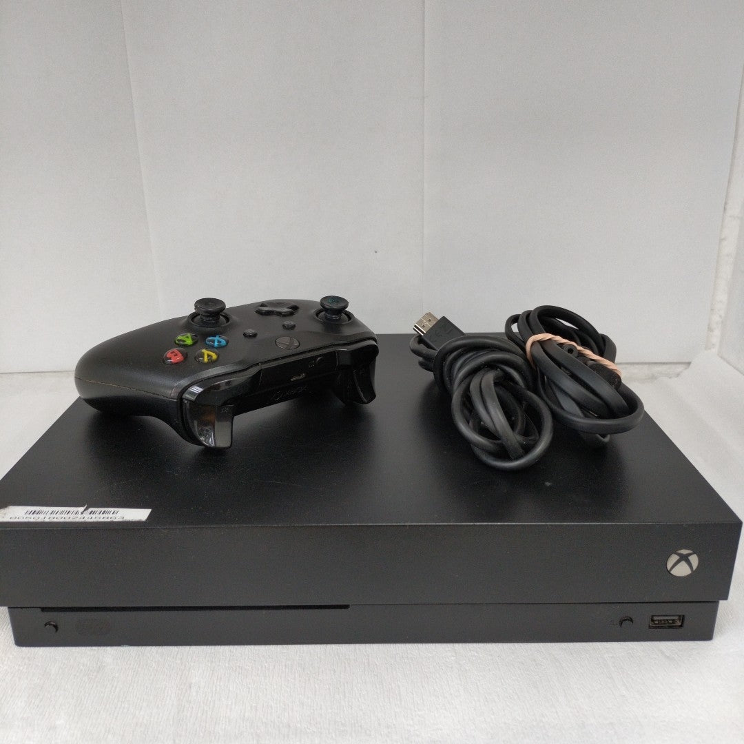 CONSOLA DE VIDEOJUEGO MICROSOFT XBOX ONE X 1 TB (SEMINUEVO)
