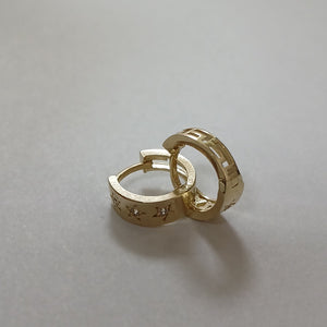 HUGGIES ORO 14K 2.5 (NUEVO)