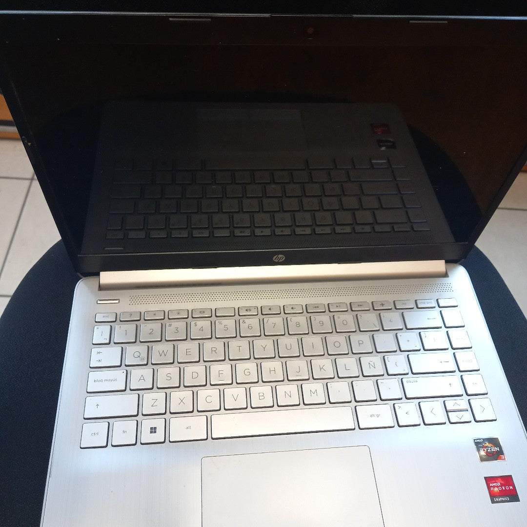 LAPTOP HP 14-DK1508LA (2022) 256 GB SSD 8 GB RAM (SEMINUEVO)