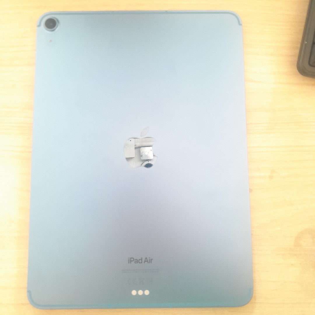 TABLETA APPLE IPAD AIR 5 A2589 64 GB 8 GB RAM (SEMINUEVO)